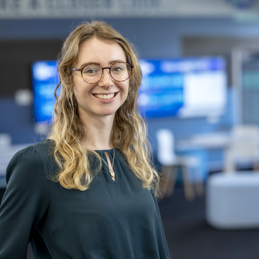 Face, Head, Person, Smile, Blonde, Adult, Female, Woman, Glasses, Portrait