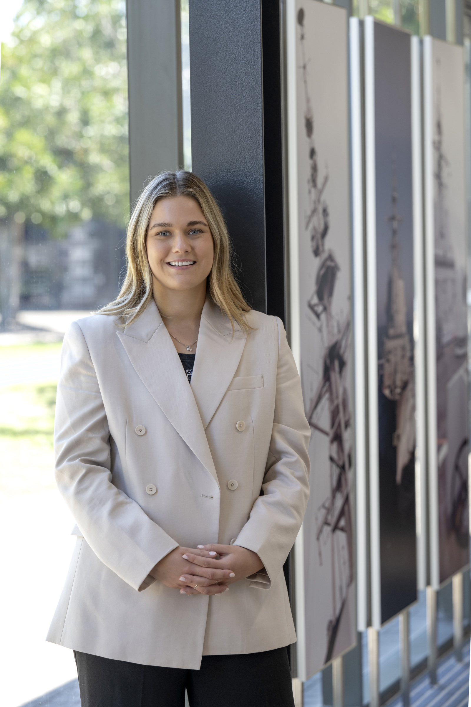 Coat, Blazer, Jacket, Adult, Female, Person, Woman, Formal Wear, Suit, Smile