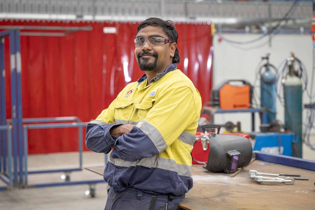 Person, Worker, Adult, Male, Man, Face, Head, Accessories, Glasses