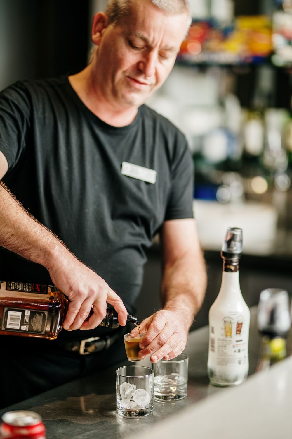 Adult, Male, Man, Person, Alcohol, Bartender, Beverage, Beer, Face, Liquor