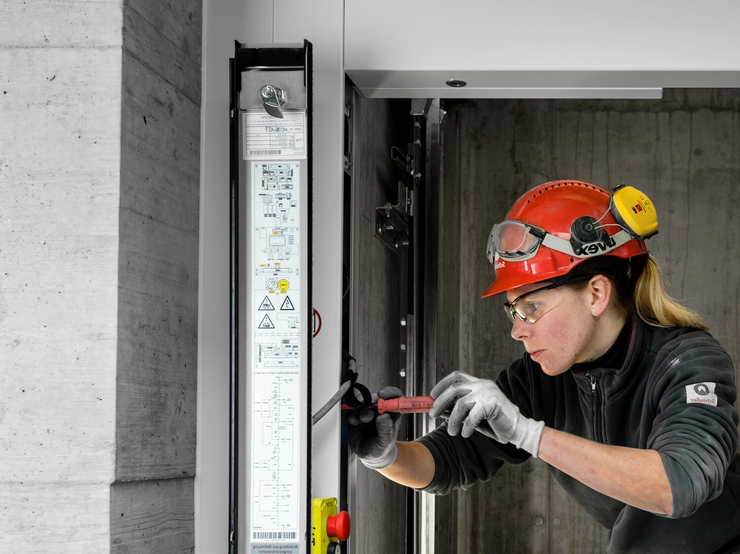Person, Worker, Clothing, Hardhat, Helmet, Glove, Accessories, Glasses