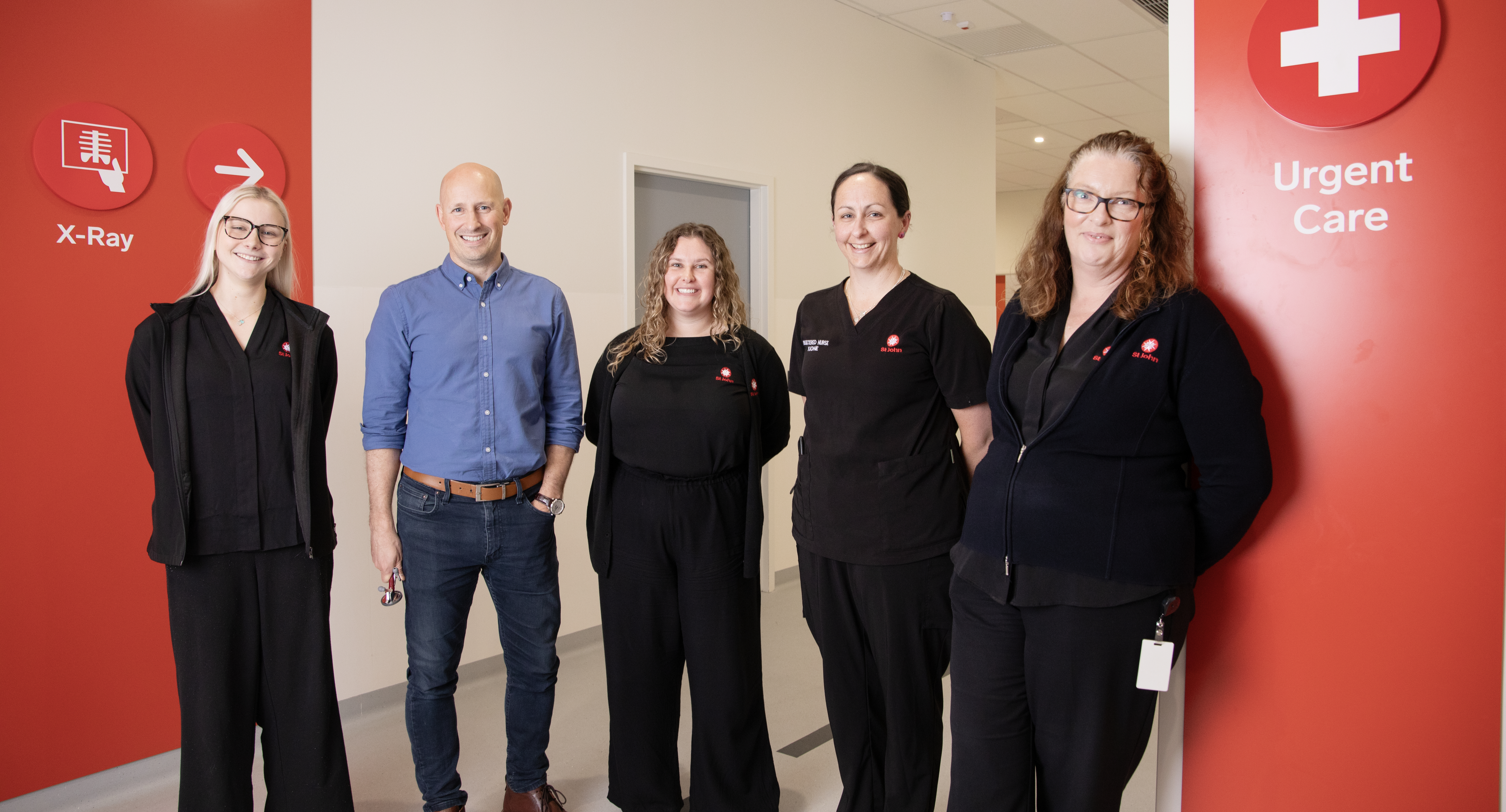 Groupshot, Person, Adult, Female, Woman, Male, Man, Belt, Glasses, Wristwatch