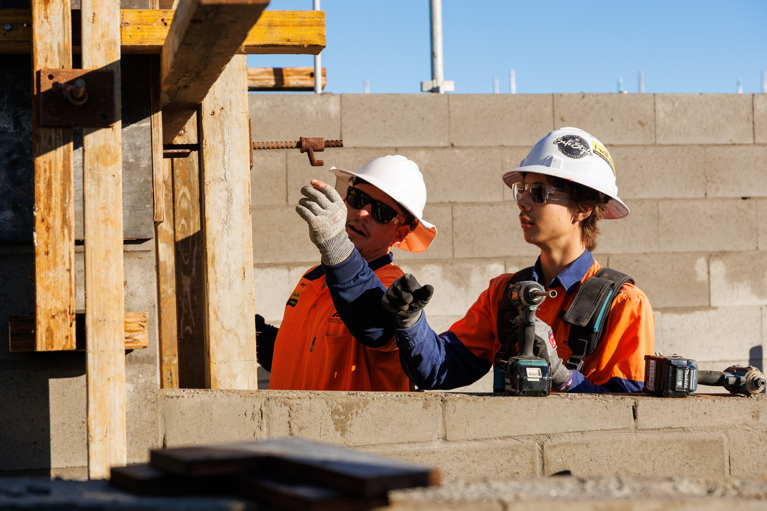 Hardhat, Helmet, Person, Worker, Glove, Adult, Male, Man, Glasses, Construction