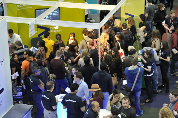 People, Person, Adult, Female, Woman, Airport, Male, Man, Handbag, Face