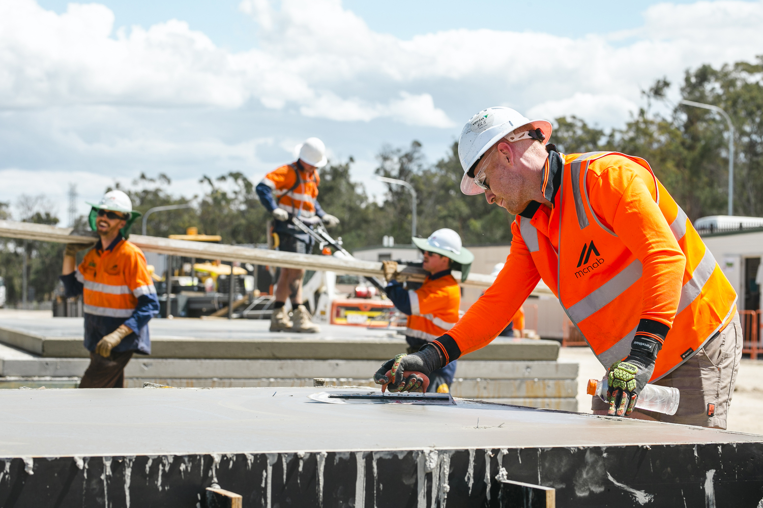 Person, Worker, Glove, Helmet, Adult, Male, Man, Shoe, Glasses, Hardhat