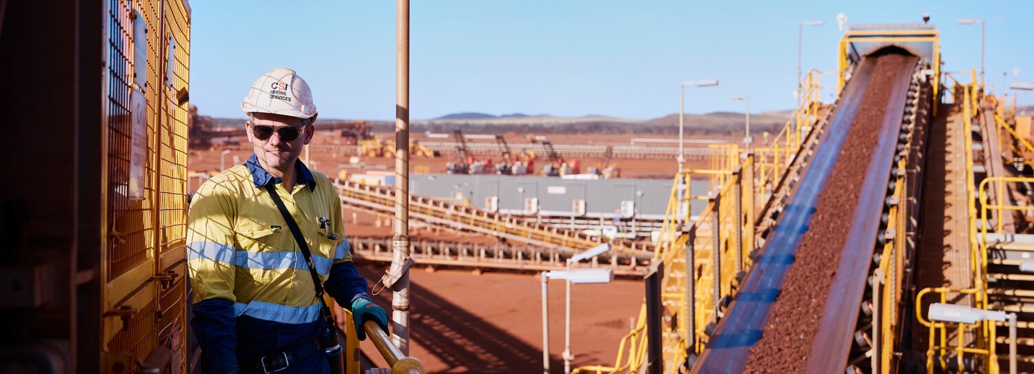Person, Worker, Clothing, Glove, Adult, Male, Man