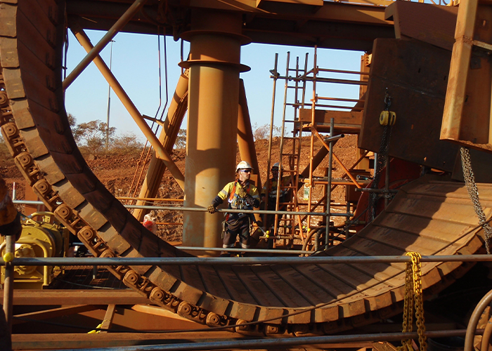 Person, Worker, Hardhat, Adult, Male, Man, Construction, Factory, Machine, Boat