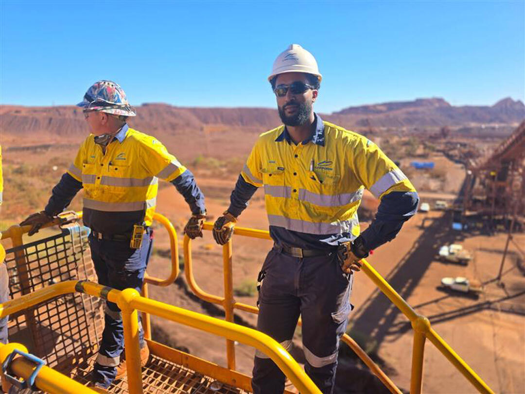 Person, Worker, Adult, Male, Man, Face, Head