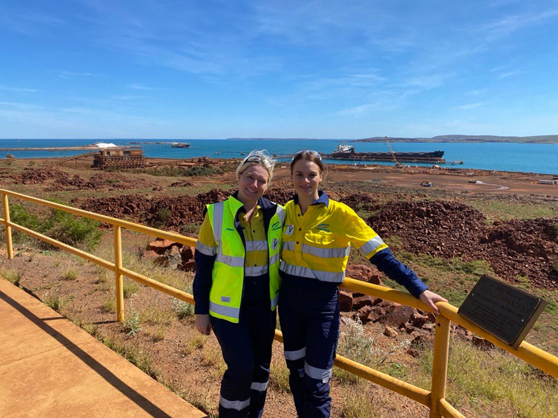Person, Lifejacket, Vest, Nature, Sky, Worker, Jacket, Horizon, Face, Waterfront