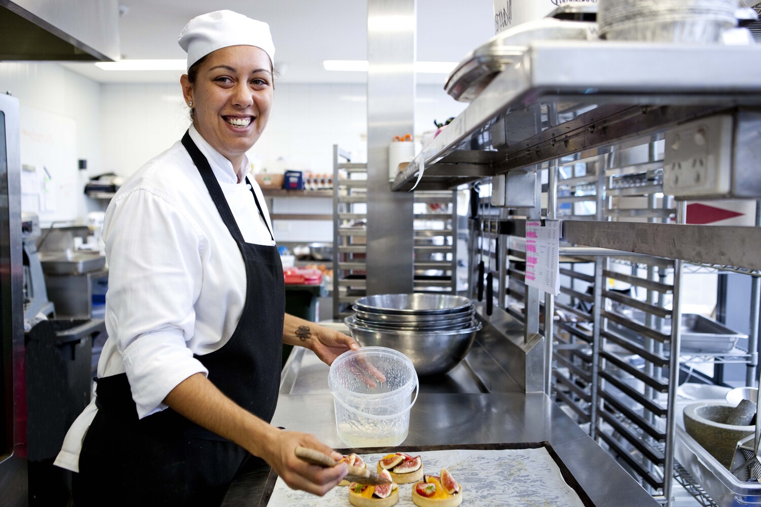 Chef, Person, Adult, Male, Man, Burger, Food, Face, Head