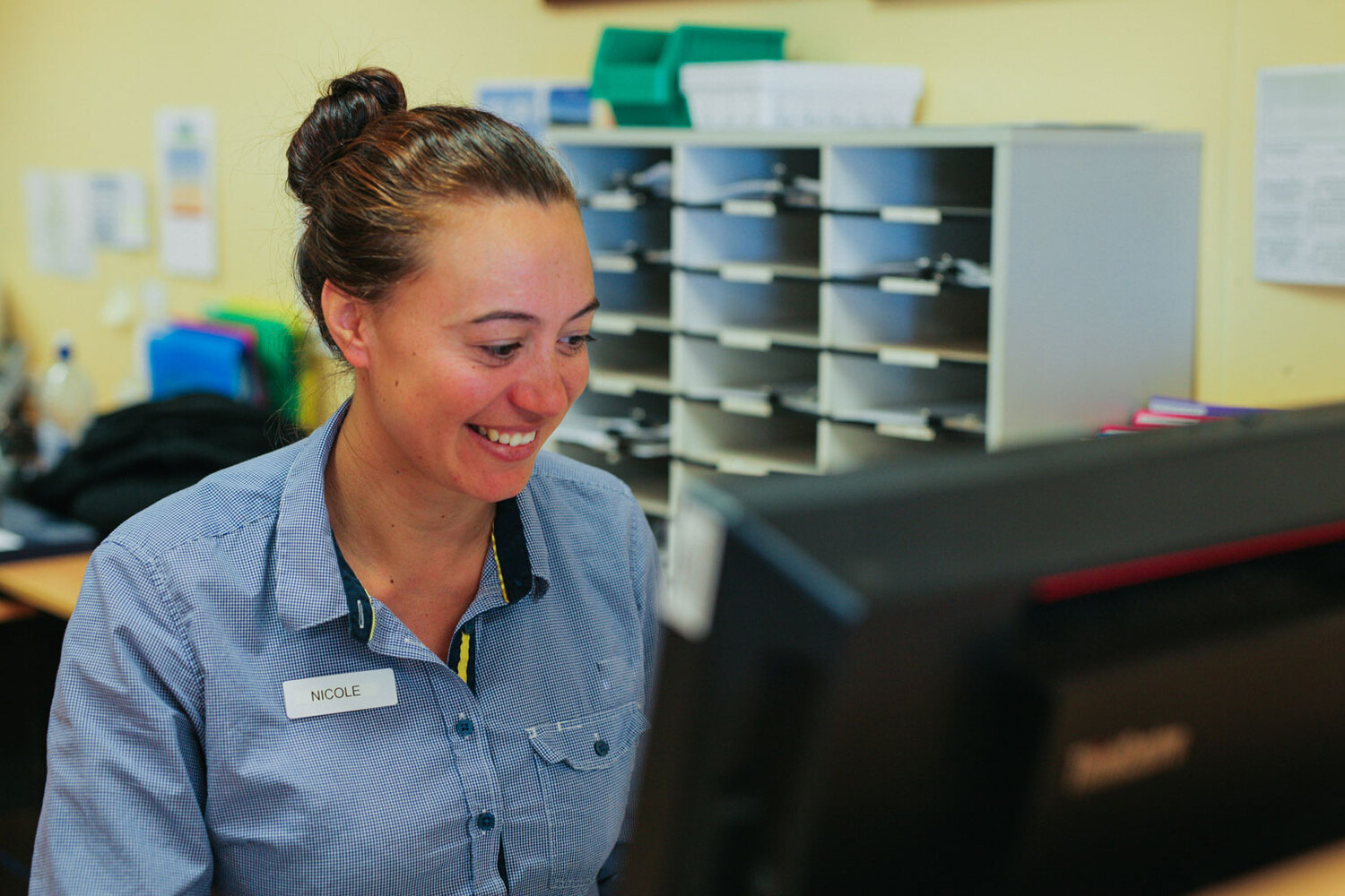 Adult, Female, Person, Woman, Face, Head, Computer Hardware, Shirt, Table, Shop