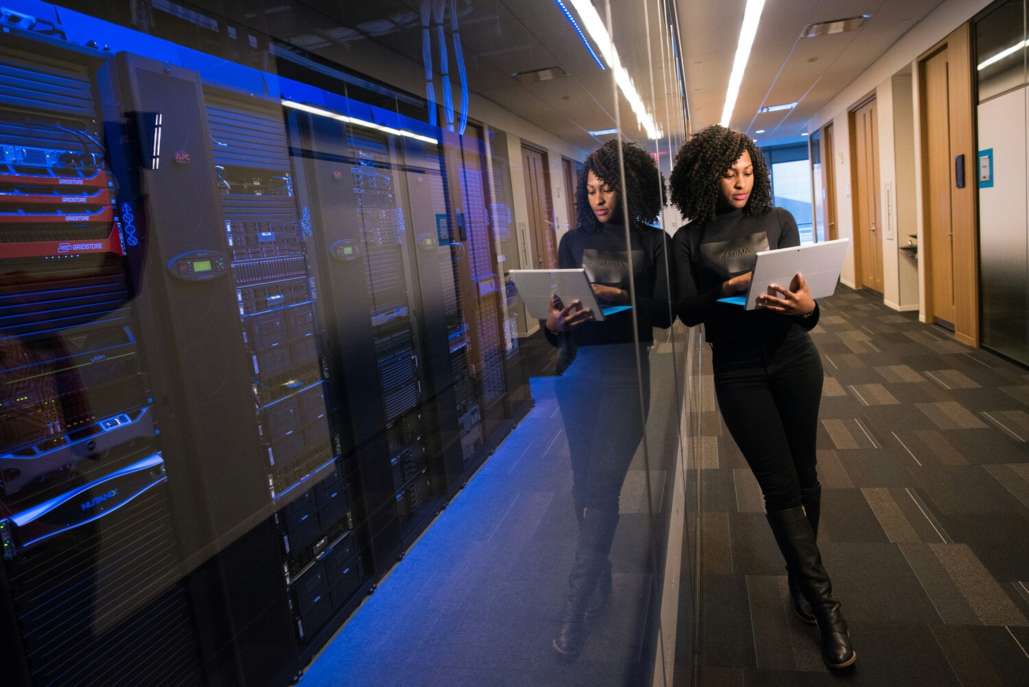 Computer, Electronics, Hardware, Adult, Female, Person, Woman, Server, Shoe, Laptop