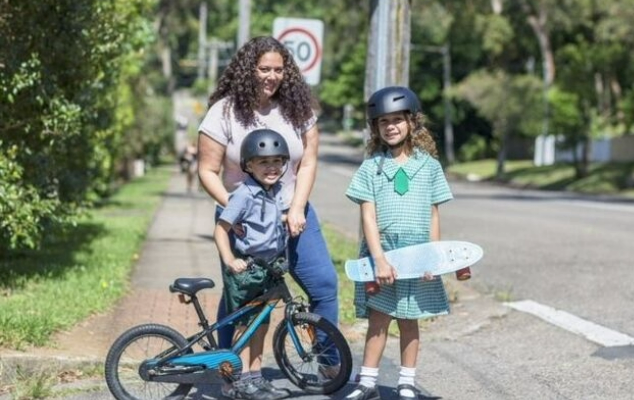 Curly Hair, Hair, Person, Adult, Female, Woman, Child, Girl, Helmet, Wheel